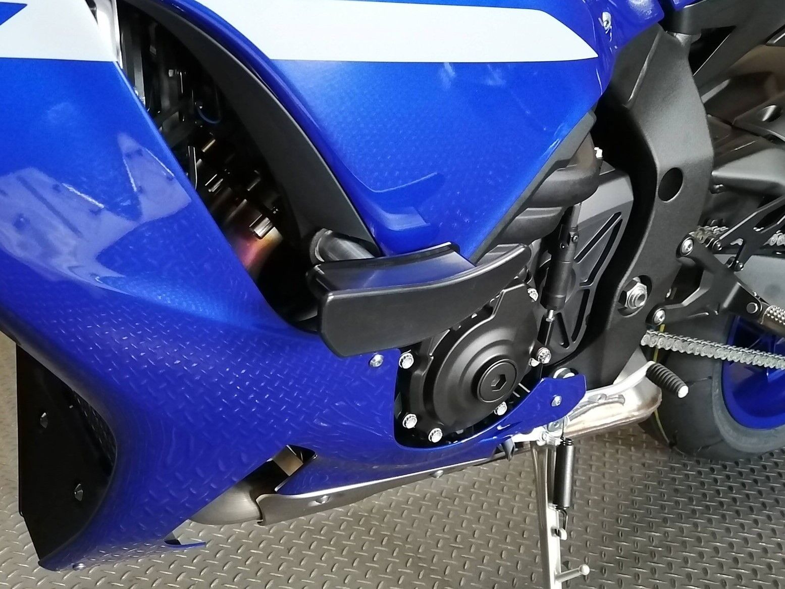 YZFR1